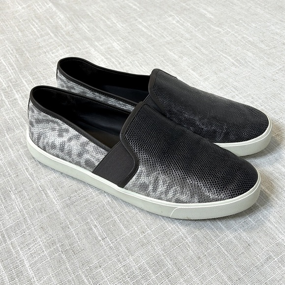 VINCE WOMENS BLAIR 5 LEATHER SNAKE PRINT SLIP ON SNEAKERS SZ 8.5 FITS 9 - Picture 1 of 7